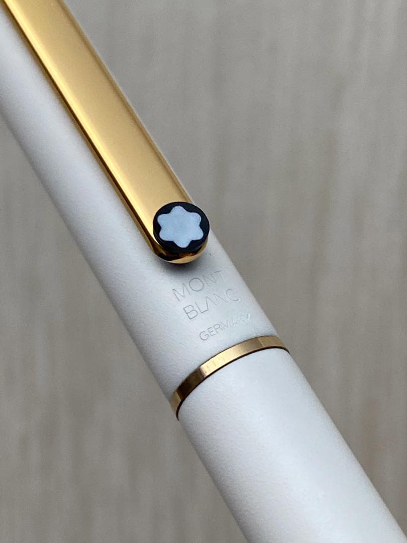 超美品 モンブラン スリムライン ノック式 ボールペン マットホワイト ドイツ製