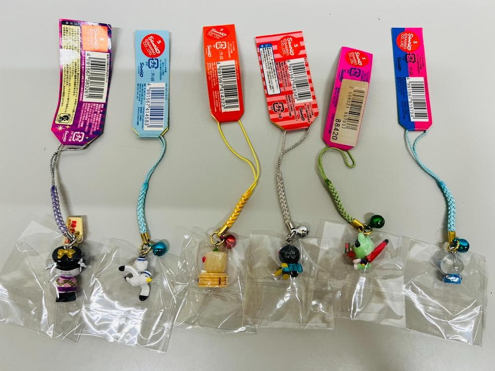 ◆サンリオ HELLO KITTY ご当地ストラップ 41個セット 08273