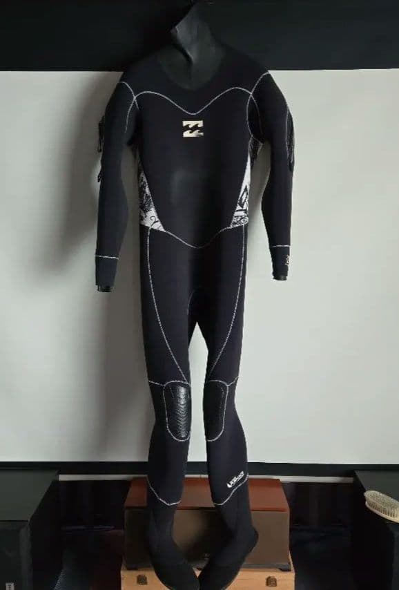 ビラボン　3mm ドライスーツ