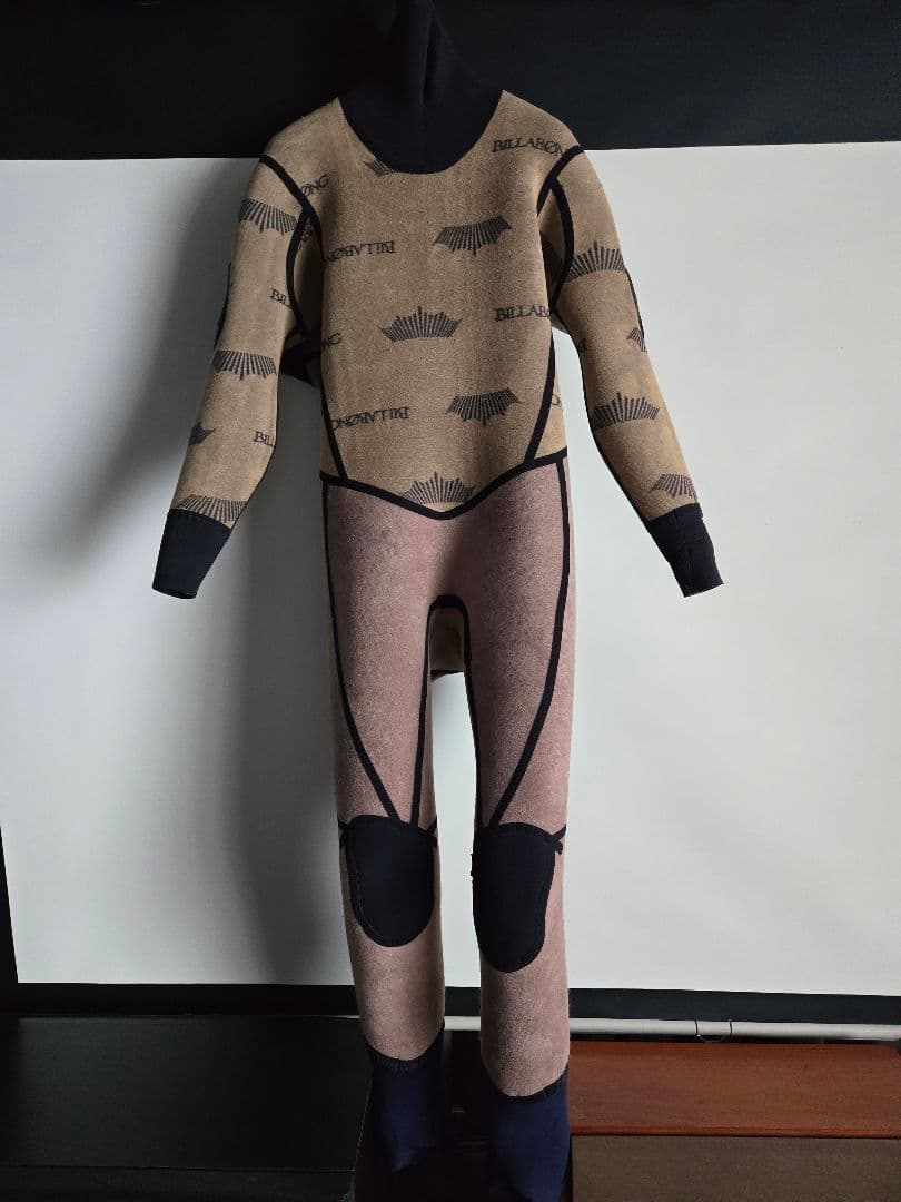 ビラボン　3mm ドライスーツ