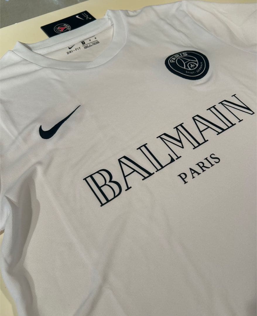 Balmain ナイキ　コラボ　Tシャツ　パリサンジェルマン