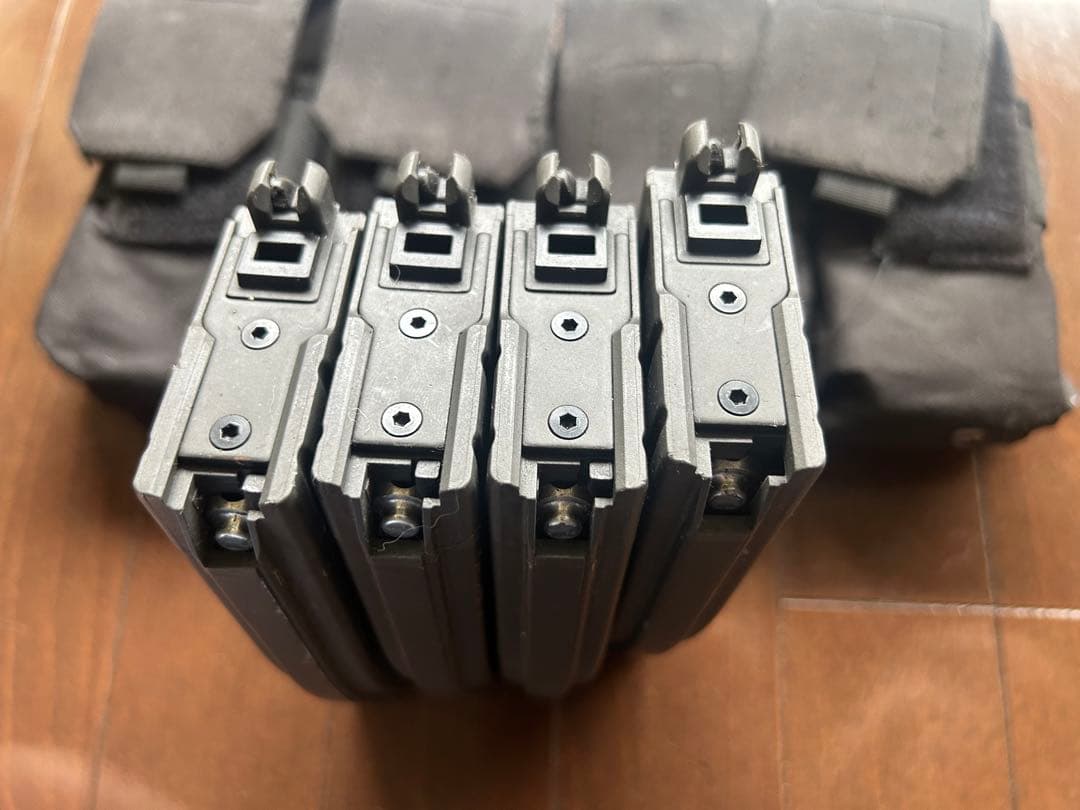 ksc M4 ガス　マガジン 4本セット　マガジンホルダーサービス