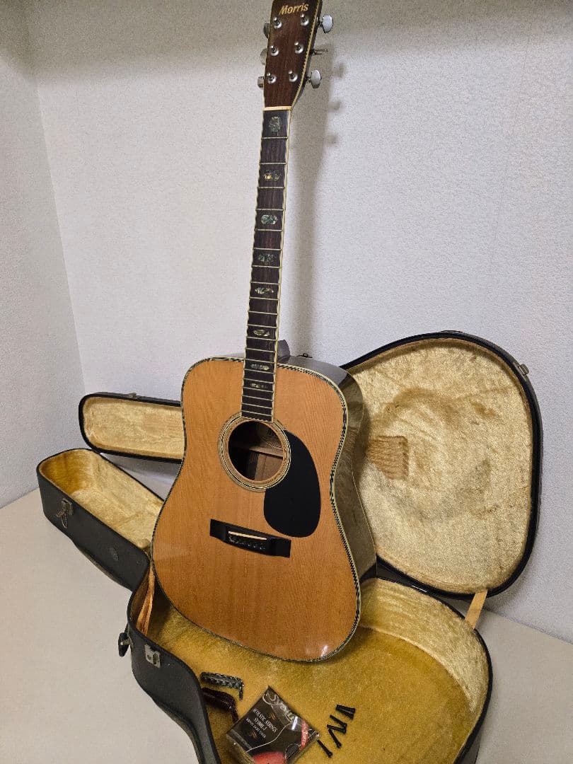 MORRIS W-40 アコースティックギター　ハードケース付き　ハカランダ