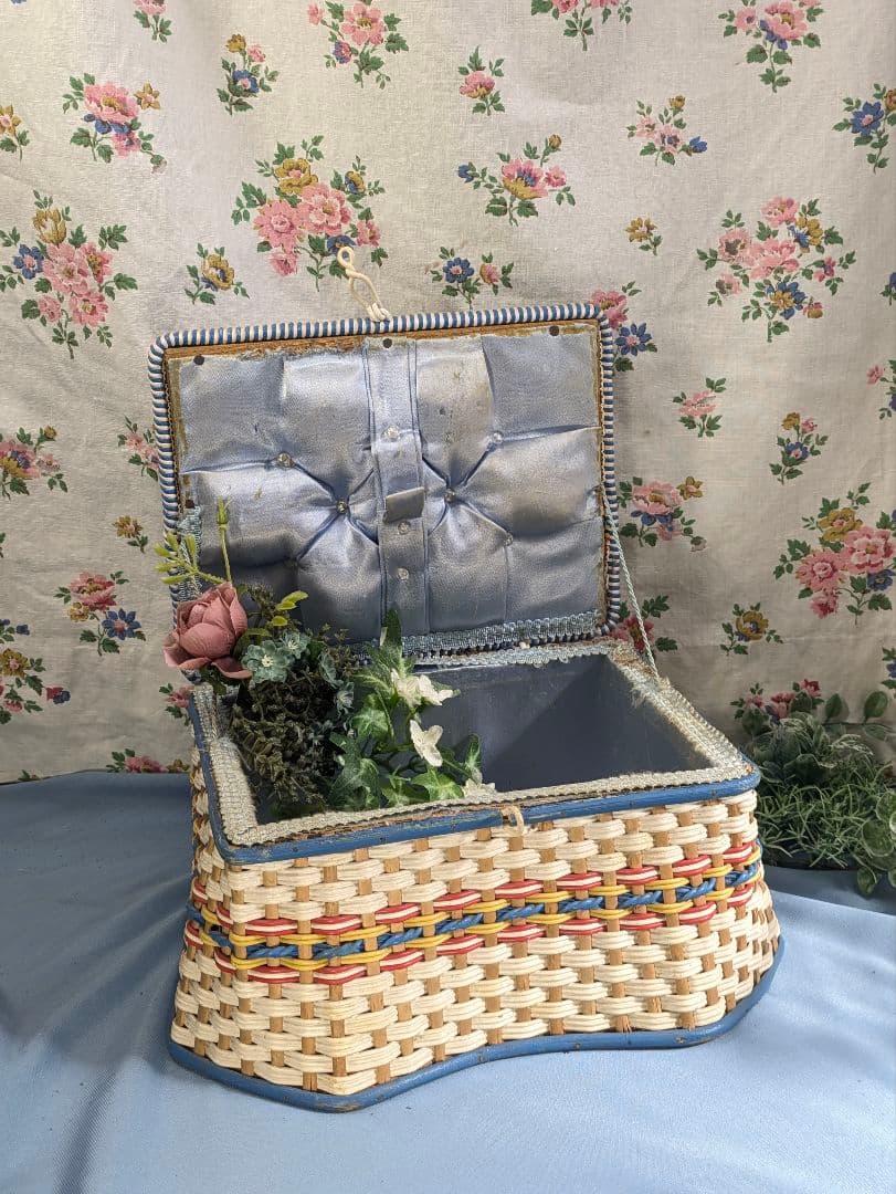 イギリス アンティーク ソーイングバスケット 青赤黄色