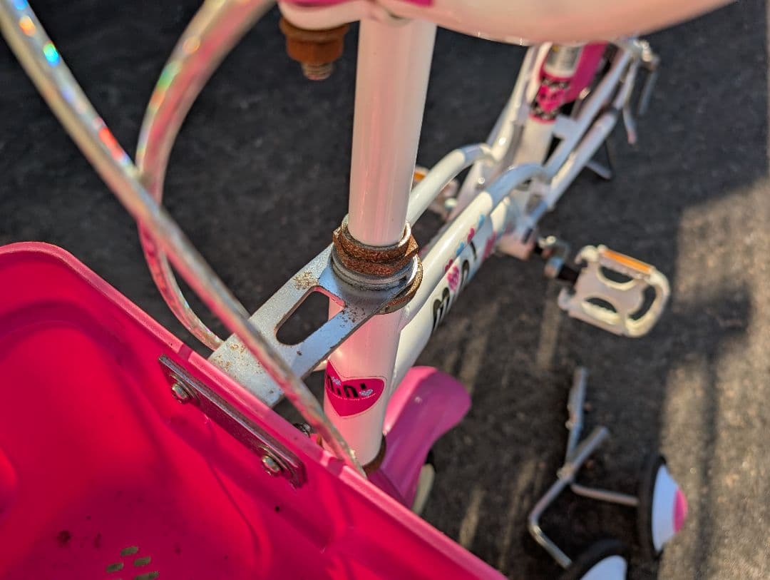 幼児用自転車 、補助輪つき