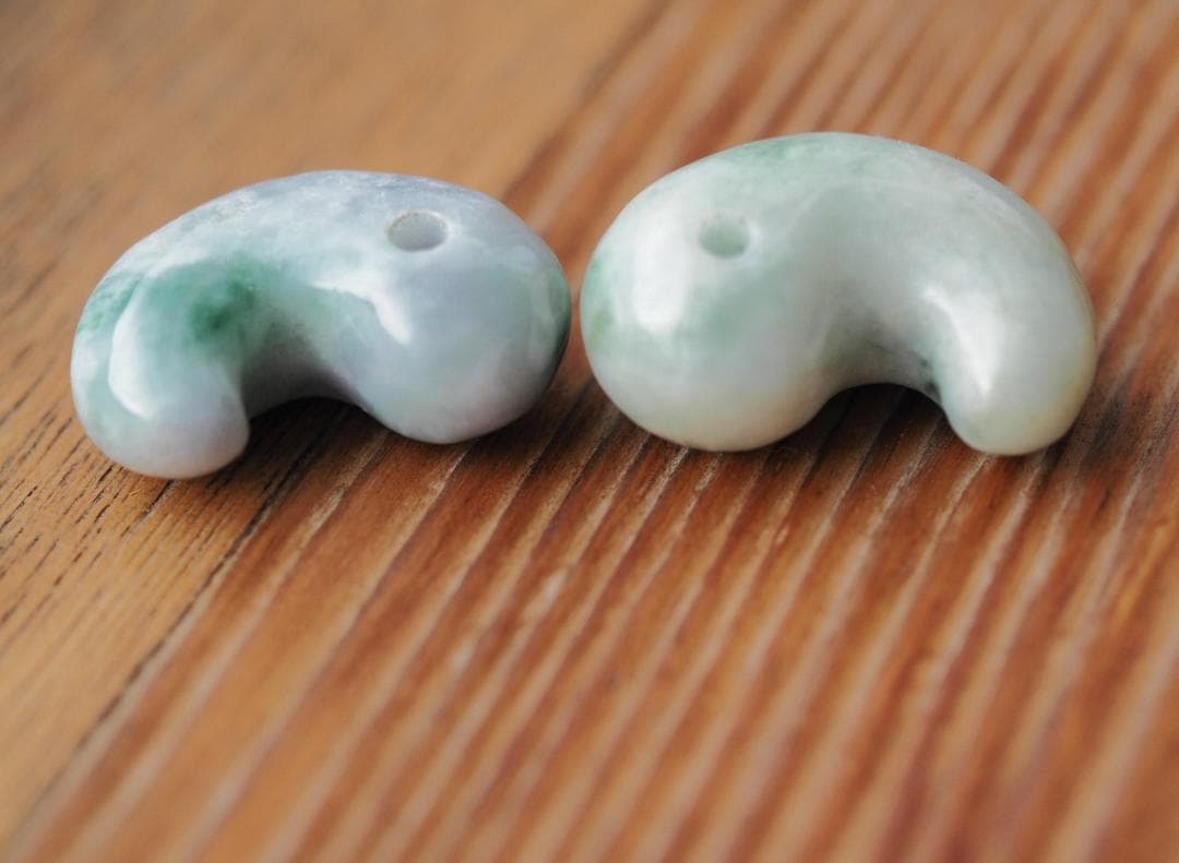 糸魚川翡翠　勾玉　和装小物　根付　鑑賞　お守り　天然無処理ヒスイ