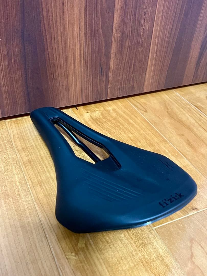 Fizik Vento Argo R5 完成車外し 未使用 フィジーク サドル
