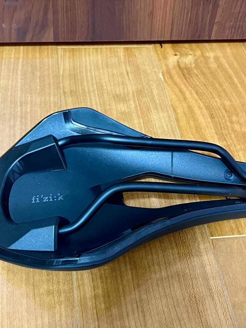 Fizik Vento Argo R5 完成車外し 未使用 フィジーク サドル
