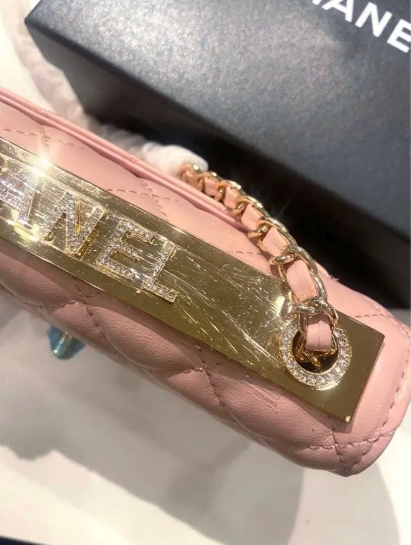 シャネル⭐︎ラインストーンチェーンウォレットピンク　ノベルティ