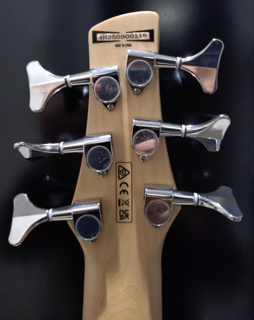 エレキベース　6弦ベース　Ibanez　GSR186-TUM