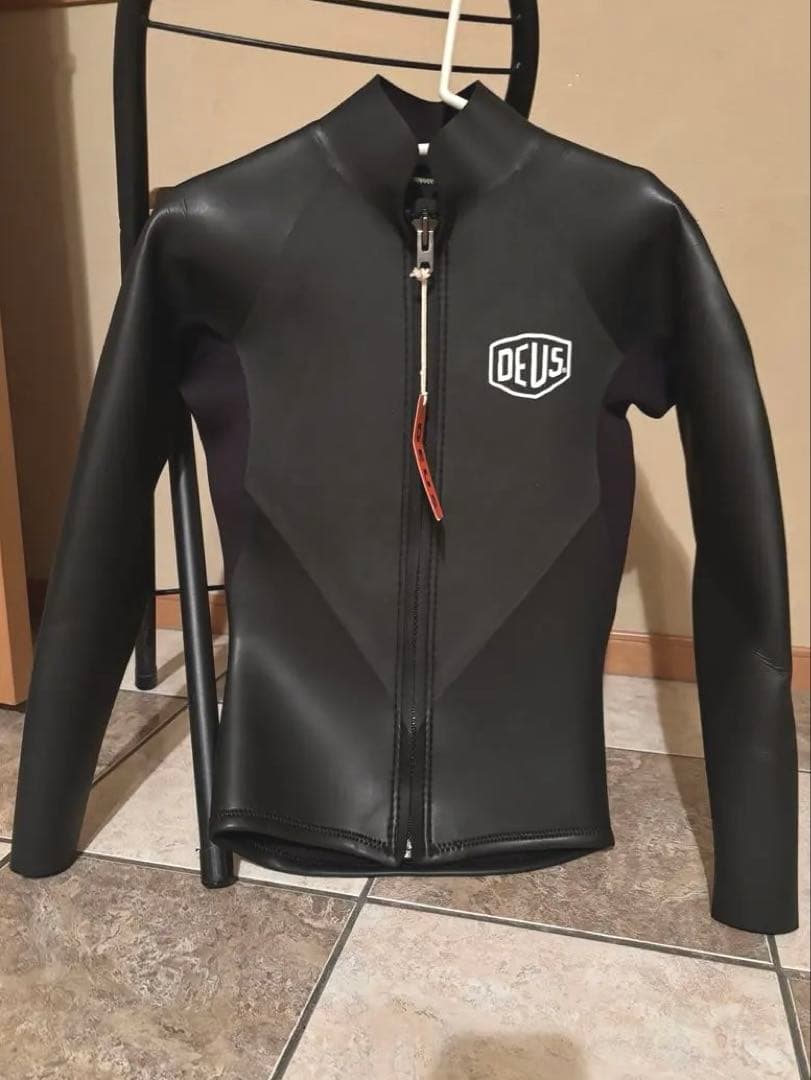 DEUS ブラック タッパー フロントジッパー