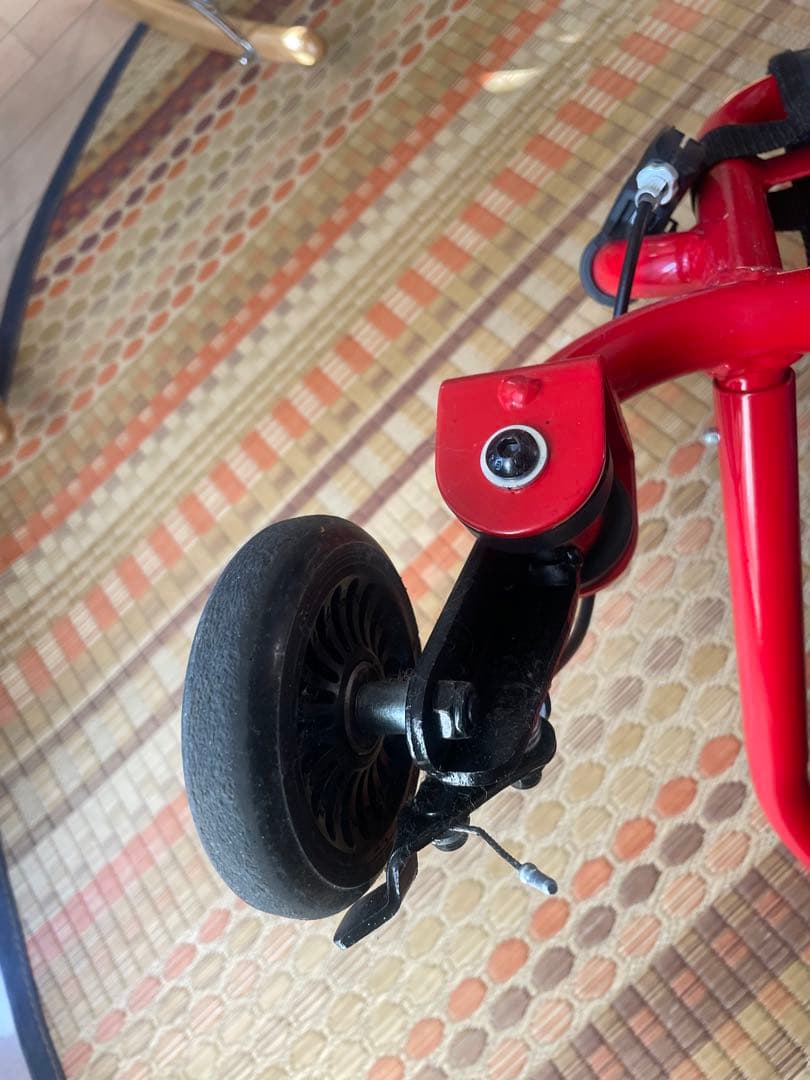 EzyRoller 赤 乗り物おもちゃ