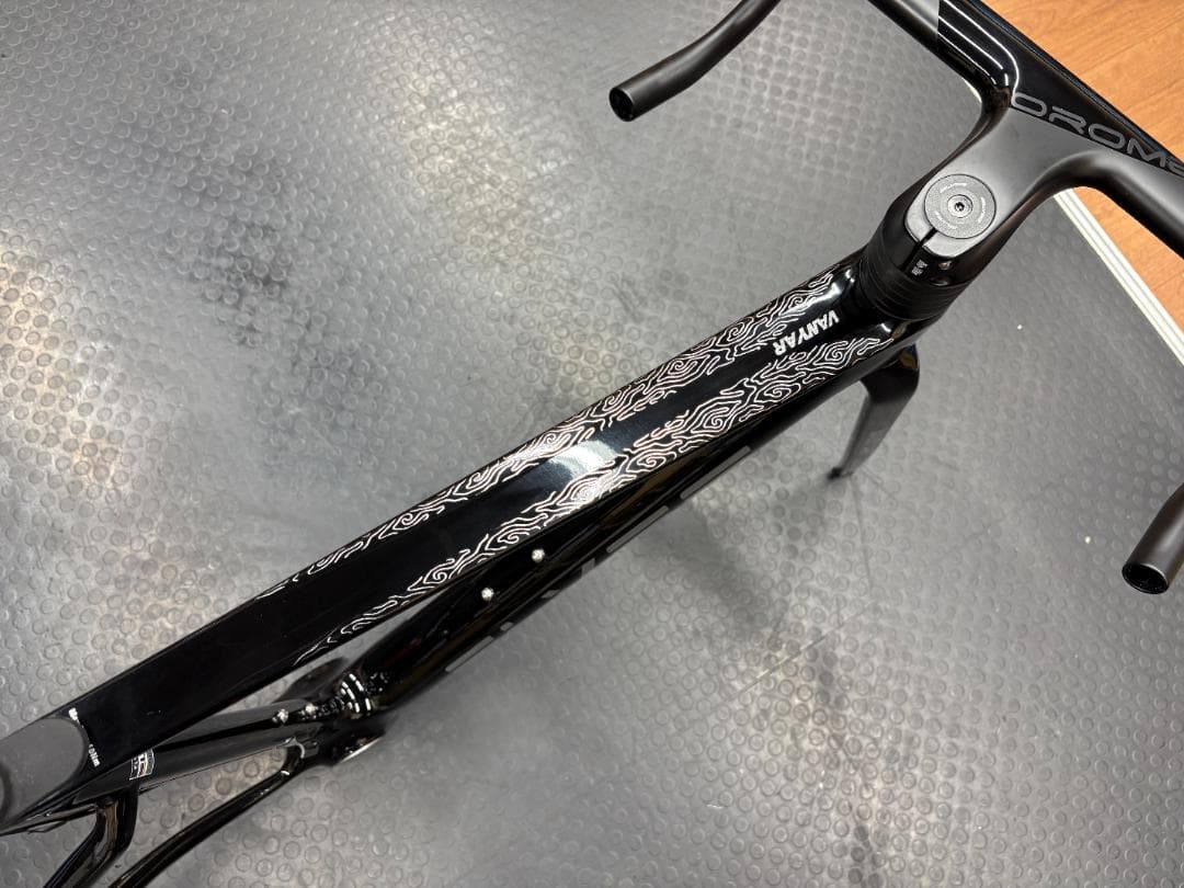 ELVES Vanyar Pro DISK フレームセット及び専用ハンドル付属