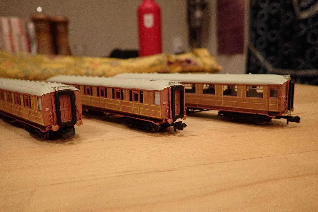 ジ*ア様 Nゲージ鉄道模型 イギリスのDAPOL Gresley Teak 各車