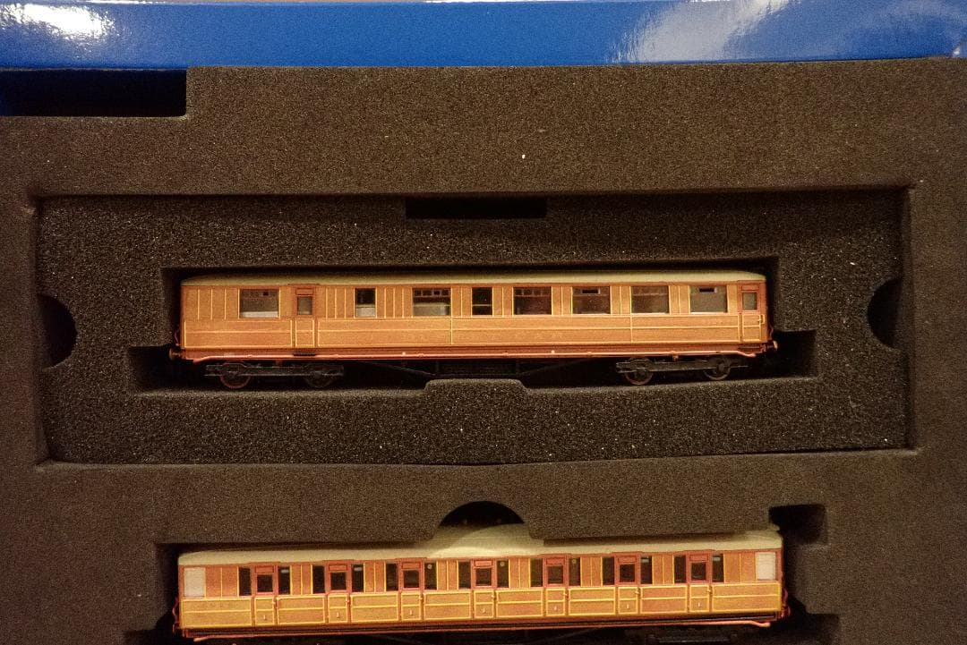 ジ*ア様 Nゲージ鉄道模型 イギリスのDAPOL Gresley Teak 各車
