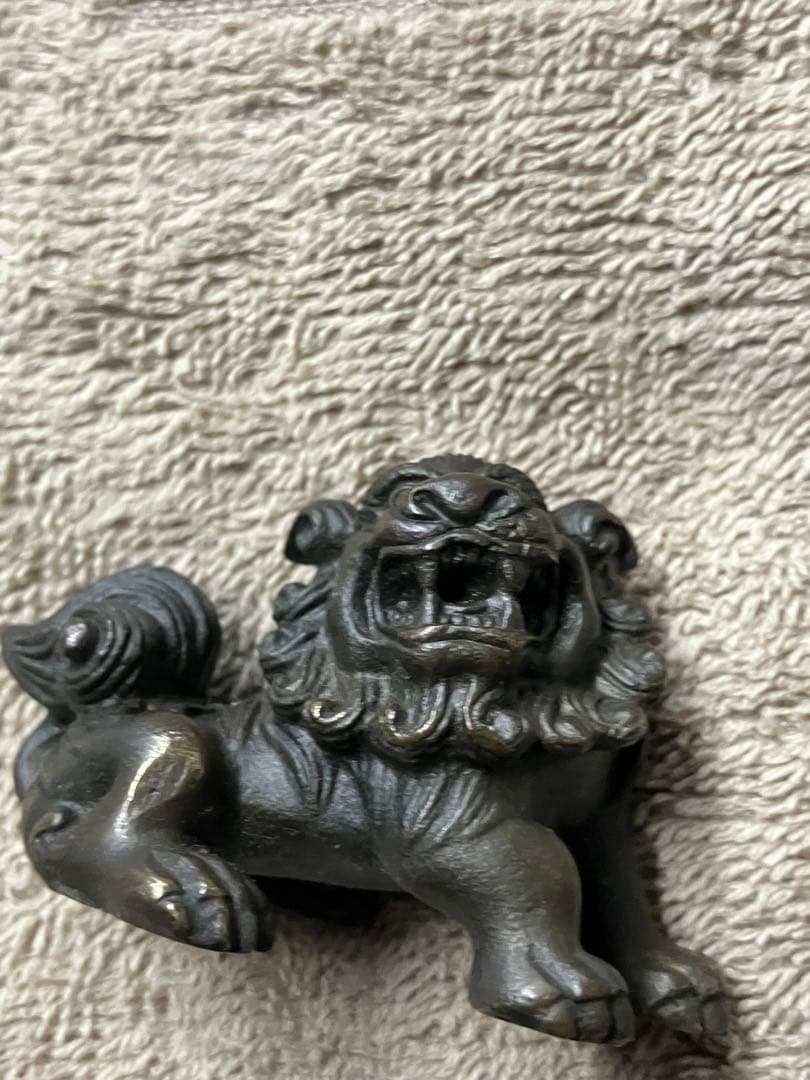 金属製 獅子像 木製台座付き　真鍮製