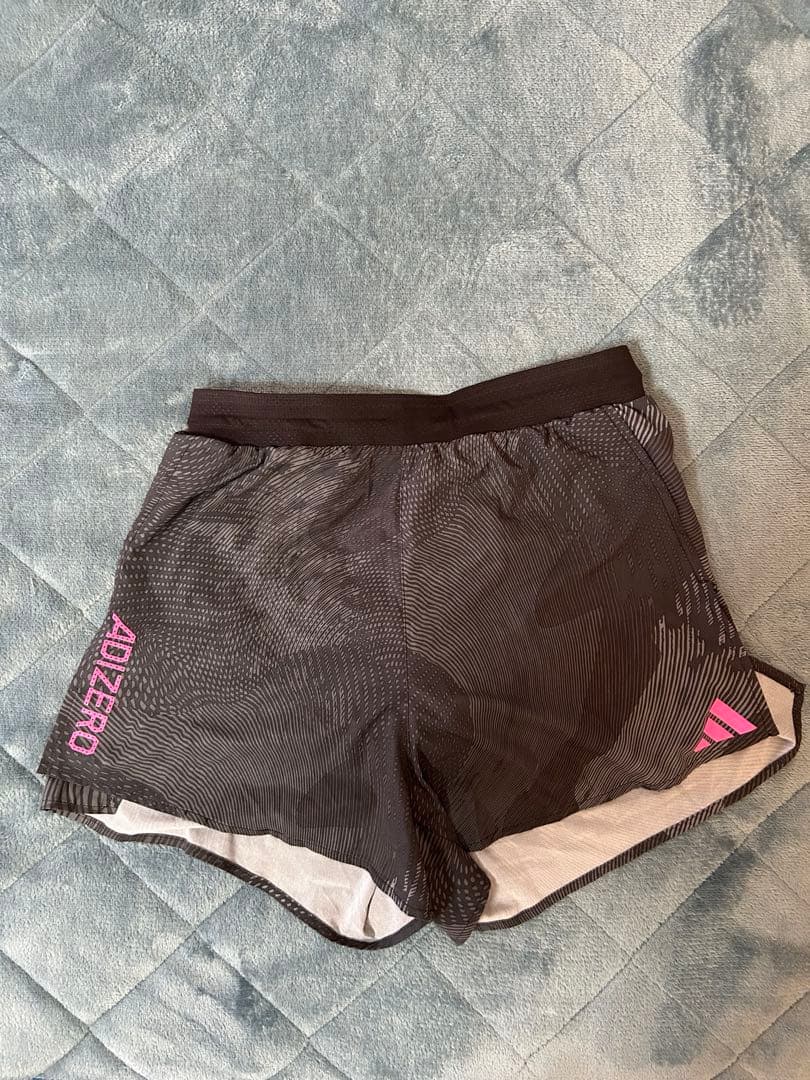 アディダス　アディゼロ　ランニングシングレットとショーツセット　陸上ユニフォーム