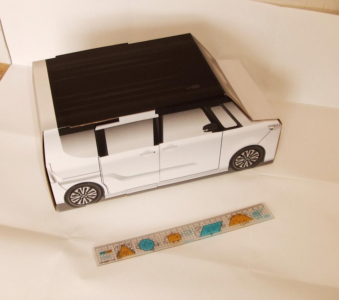 ダイハツ　タント　 大初夢フェア 　クルマ型BOX　クルマ模型空箱（タントのみ）