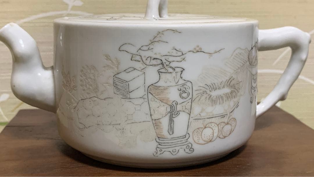 シノワズリ　中国　清朝後期　アンティーク　白磁漢詩彫り　複数落款　急須