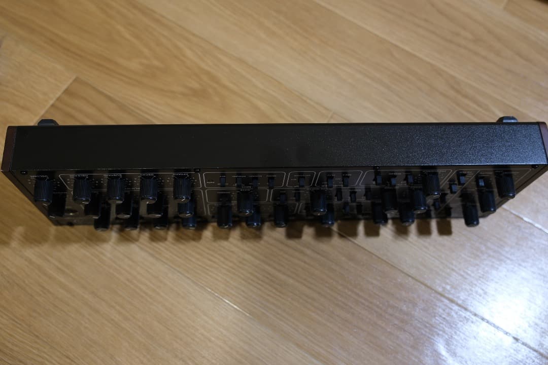 Behringer Pro-1 アナログシンセサイザー　値下げ