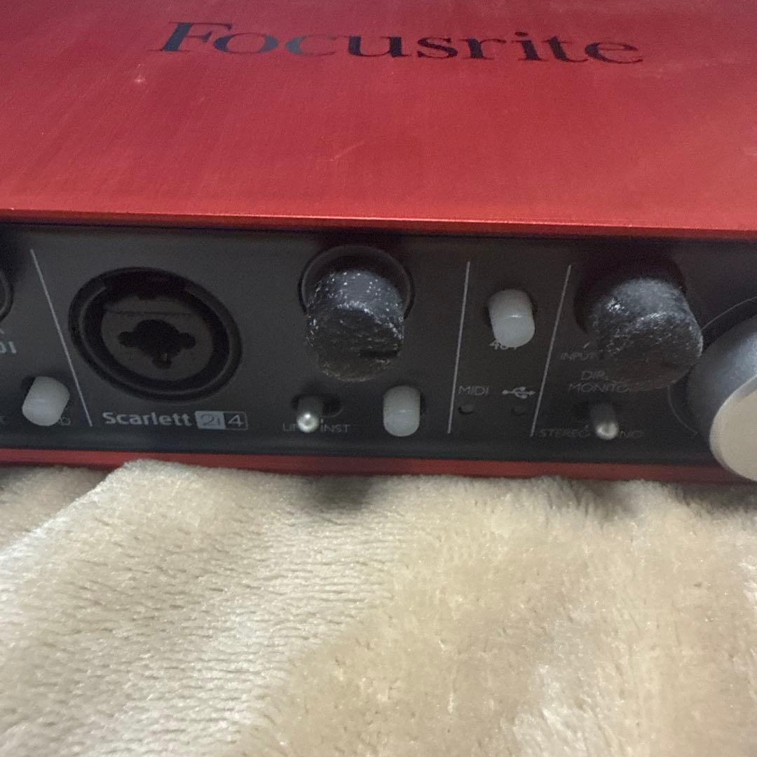 Focusrite Scarlett 2i4 オーディオインターフェイス