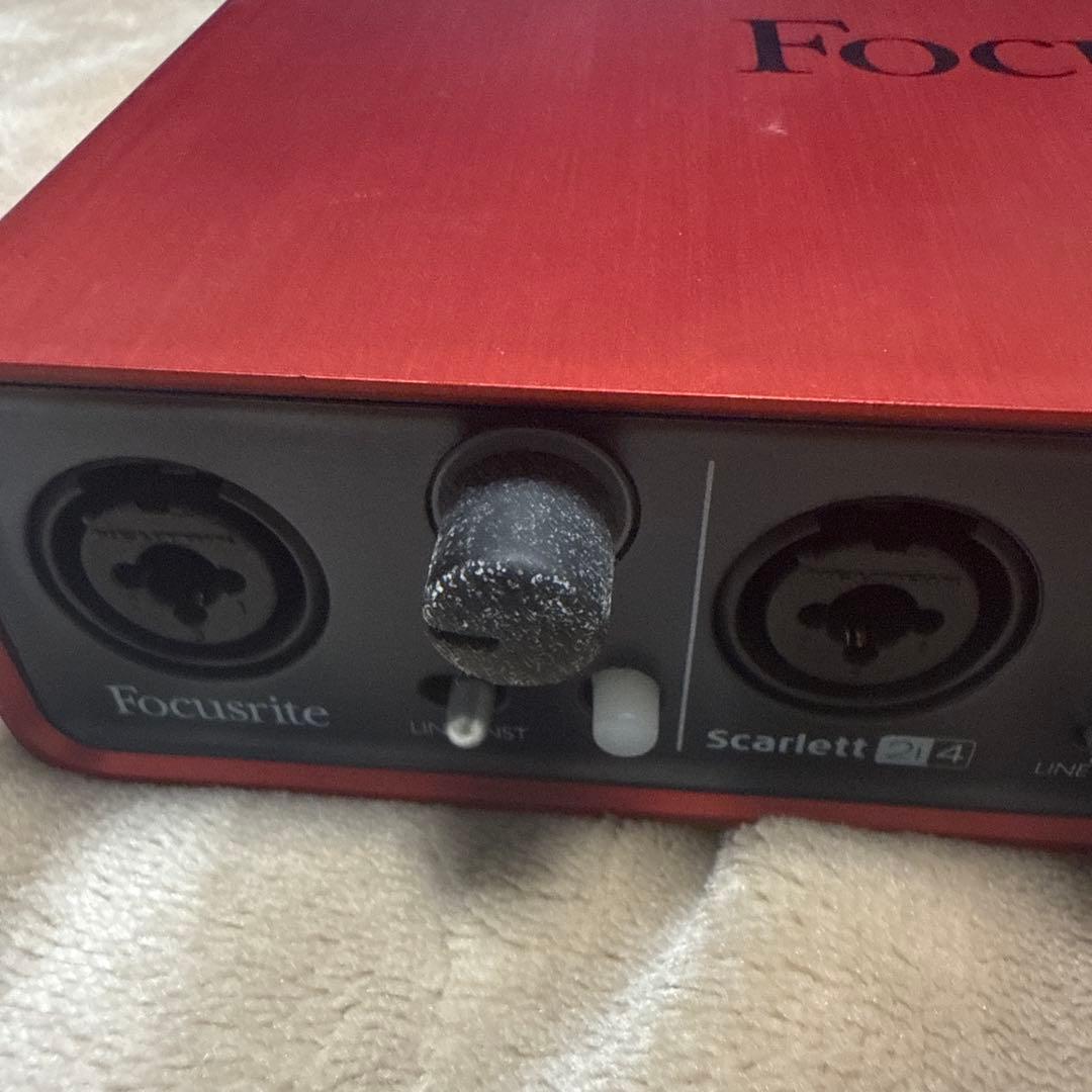 Focusrite Scarlett 2i4 オーディオインターフェイス