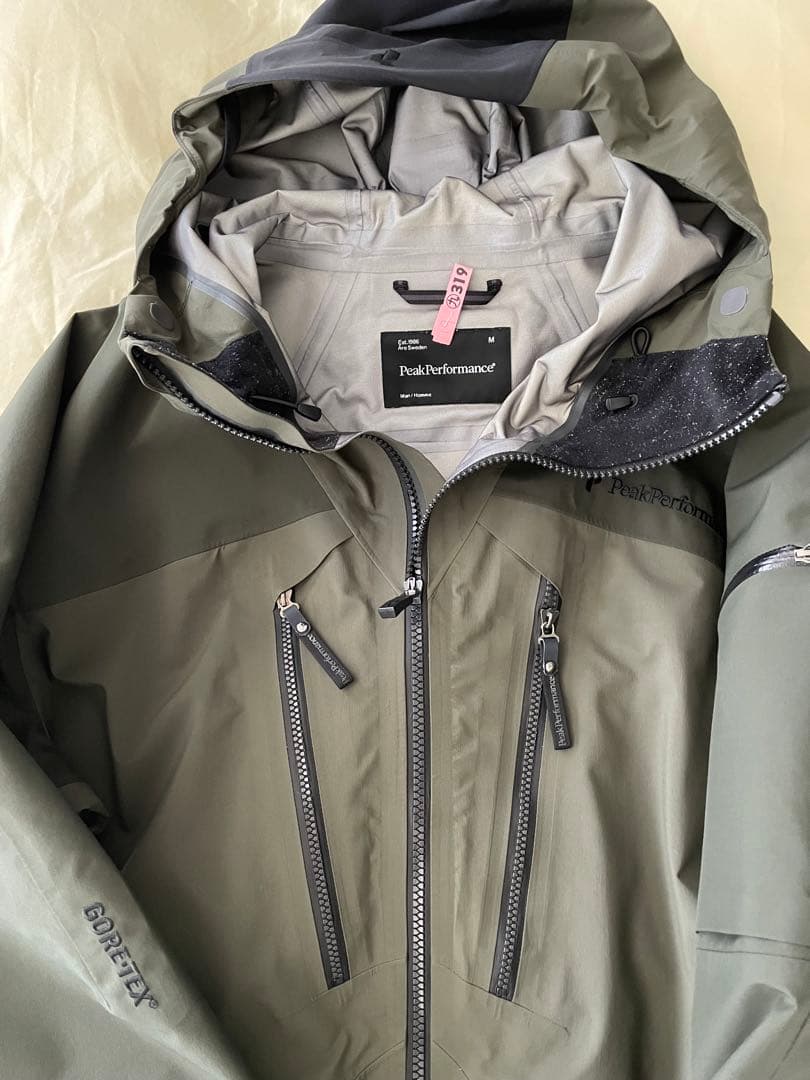 スキー PeakPerfomance HeliverticalJacet M