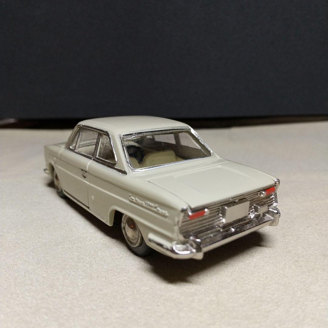 モデルペット　日野コンテッサ・1300・クーペ