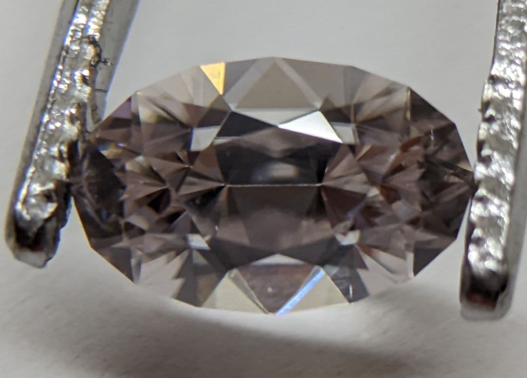 オーストラリア Harts Range（ハーツレンジ）産 天然ジルコンのル