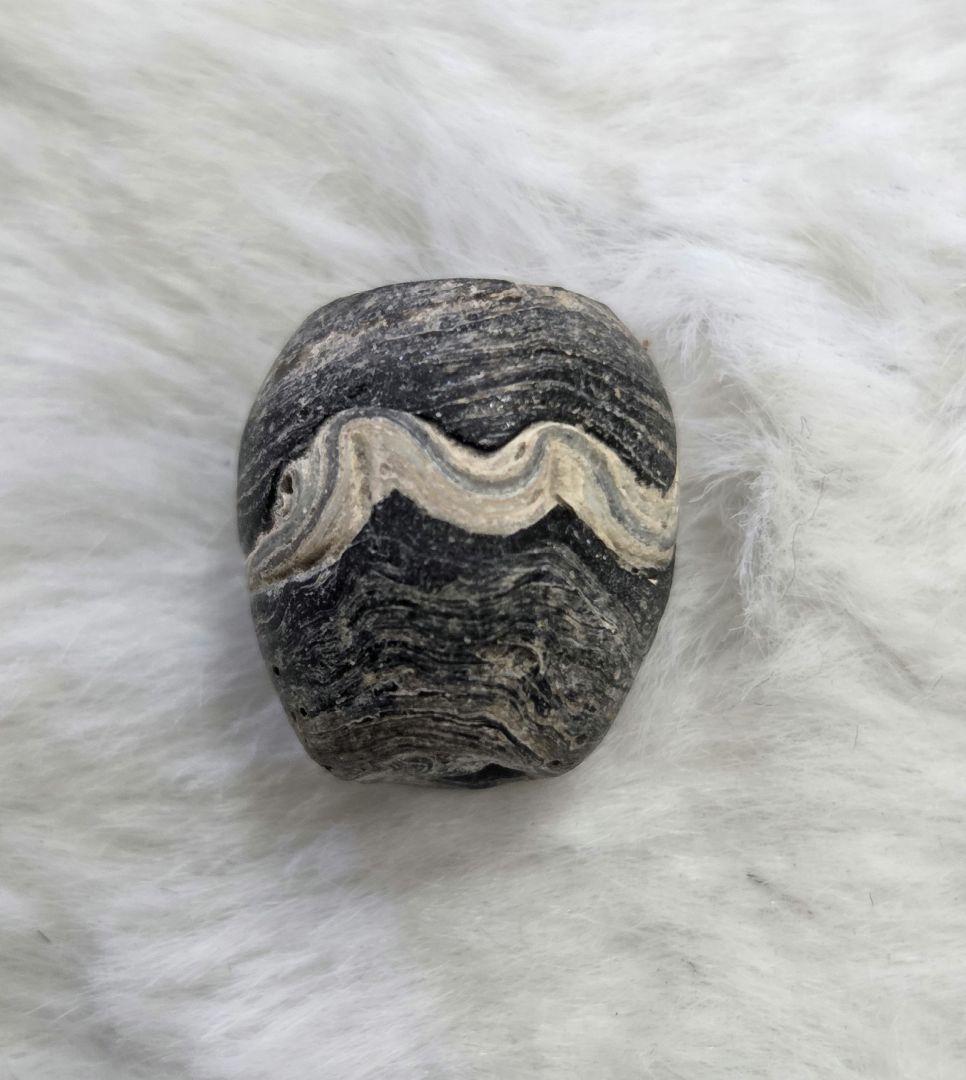 016　蜻蛉玉　古い波状模様の黒白ビーズ！