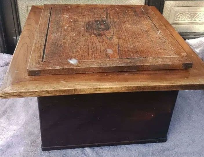 美品 高級 炉裏テーブル 暖房 調理可 炉端焼きOK 火鉢　新品南部鉄器鍋付き