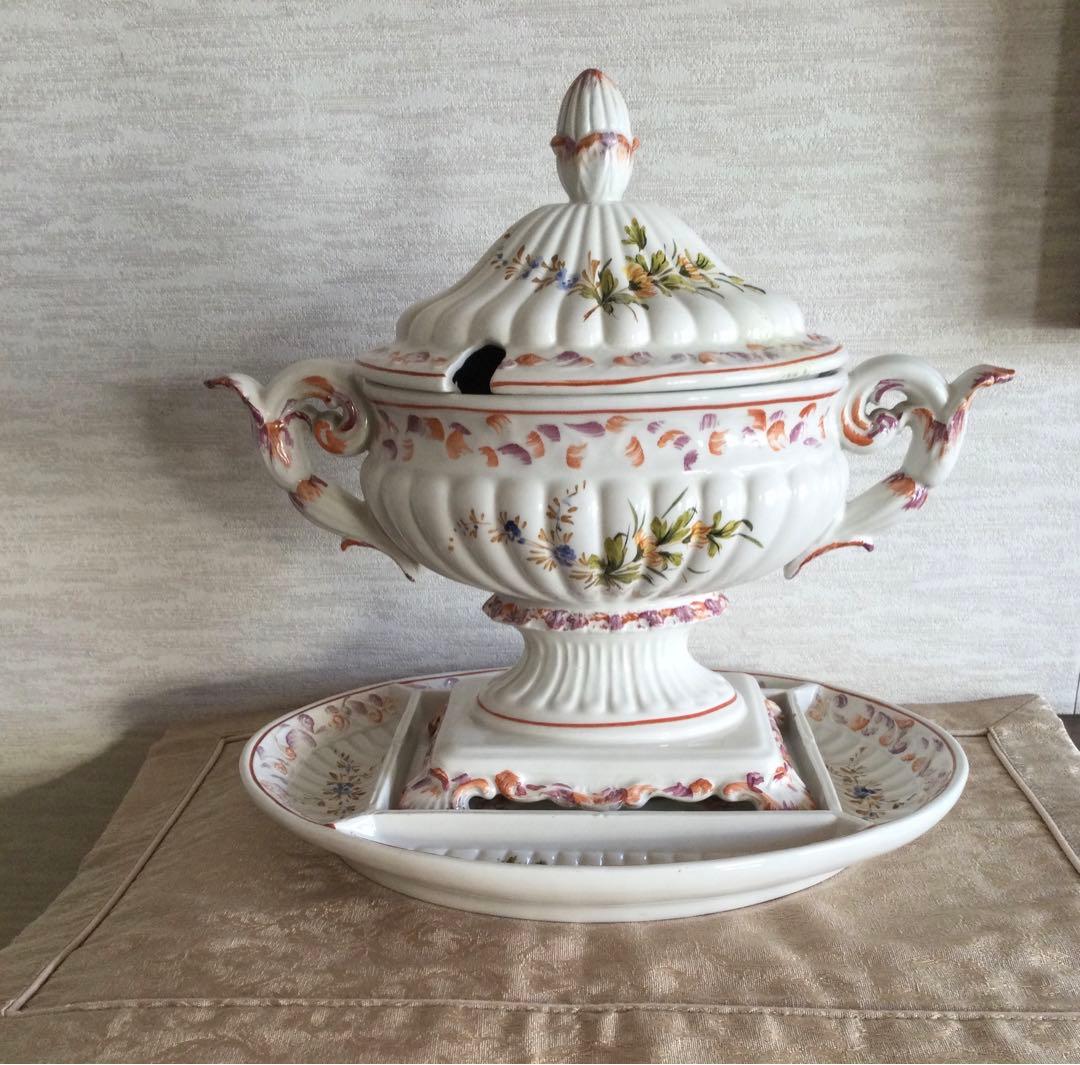 ヴィンテージ　イタリア製チュリーン　インテリアとしても　蓋付き容器　スーピエール