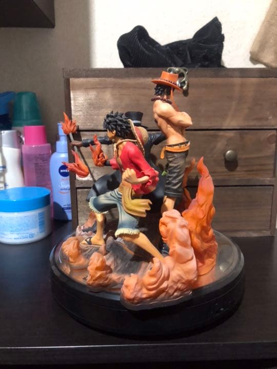 ワンピース　三兄弟　フィギュア