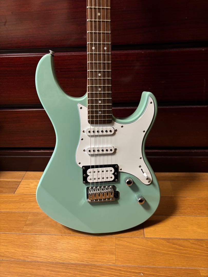 YAMAHA PACIFICA PAC112V パシフィカ