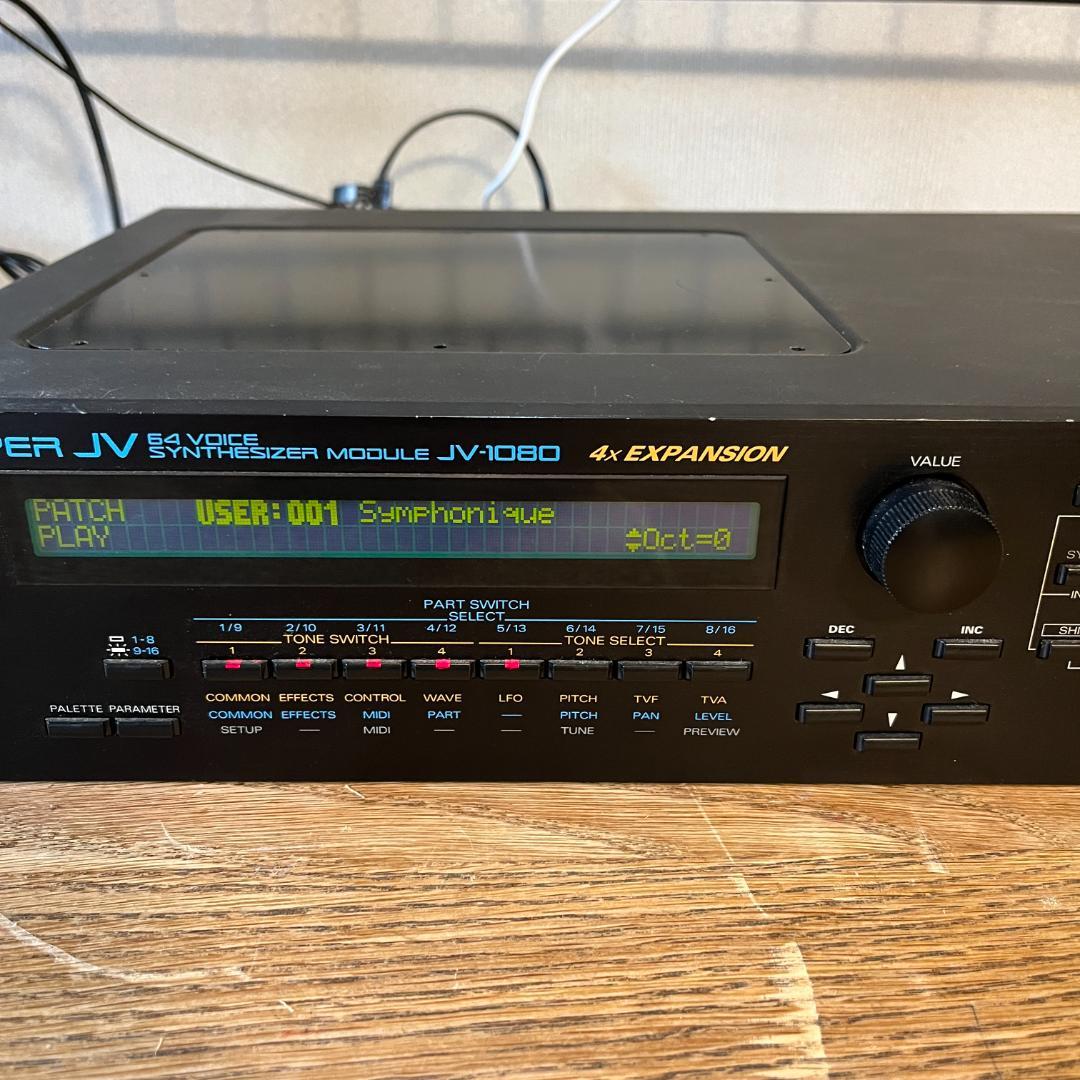 Roland JV-1080 Super JV シンセサイザー