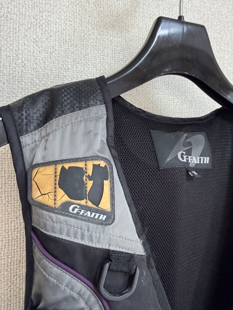 がまかつG-FAITH スーツ　M 中綿　上インナー付　フローティングベスト中古