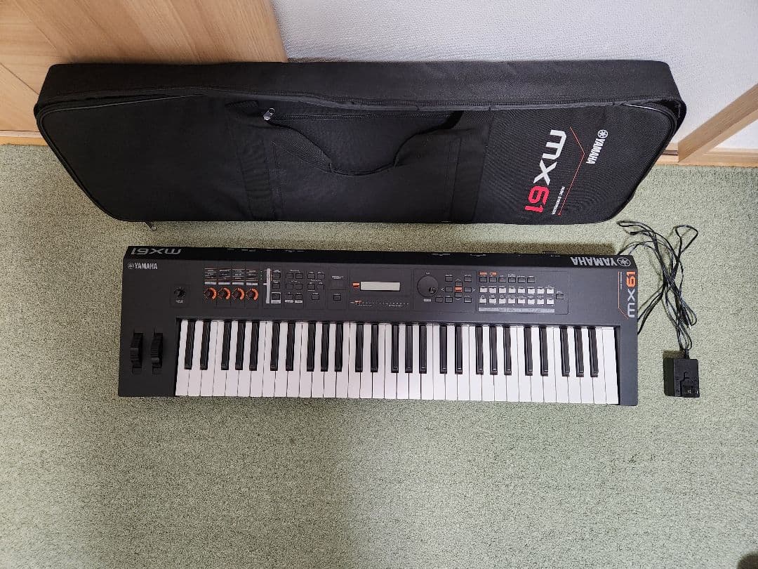 YAMAHA MX61 BK シンセサイザー 61鍵 ※専用ケース付