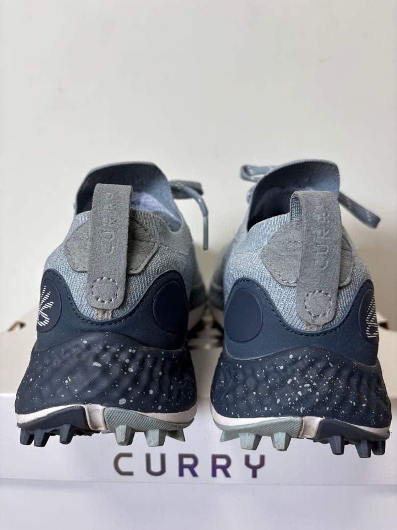 アンダーアーマー　ゴルフシューズ グレー