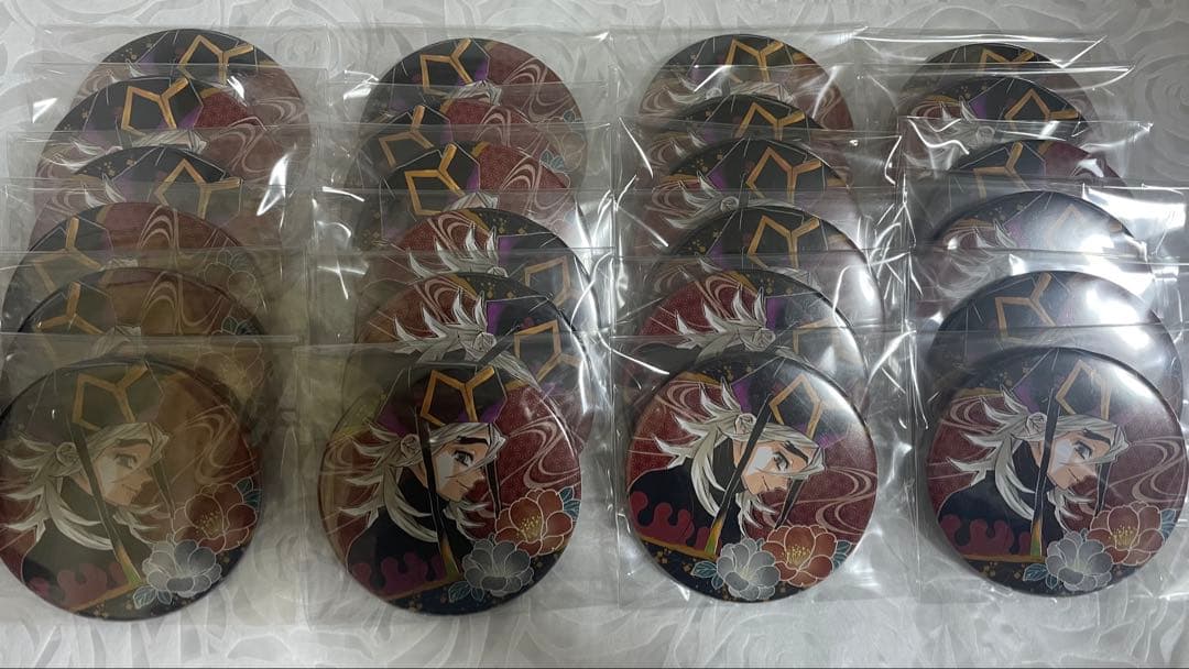 童磨 原作缶バッジ 25個