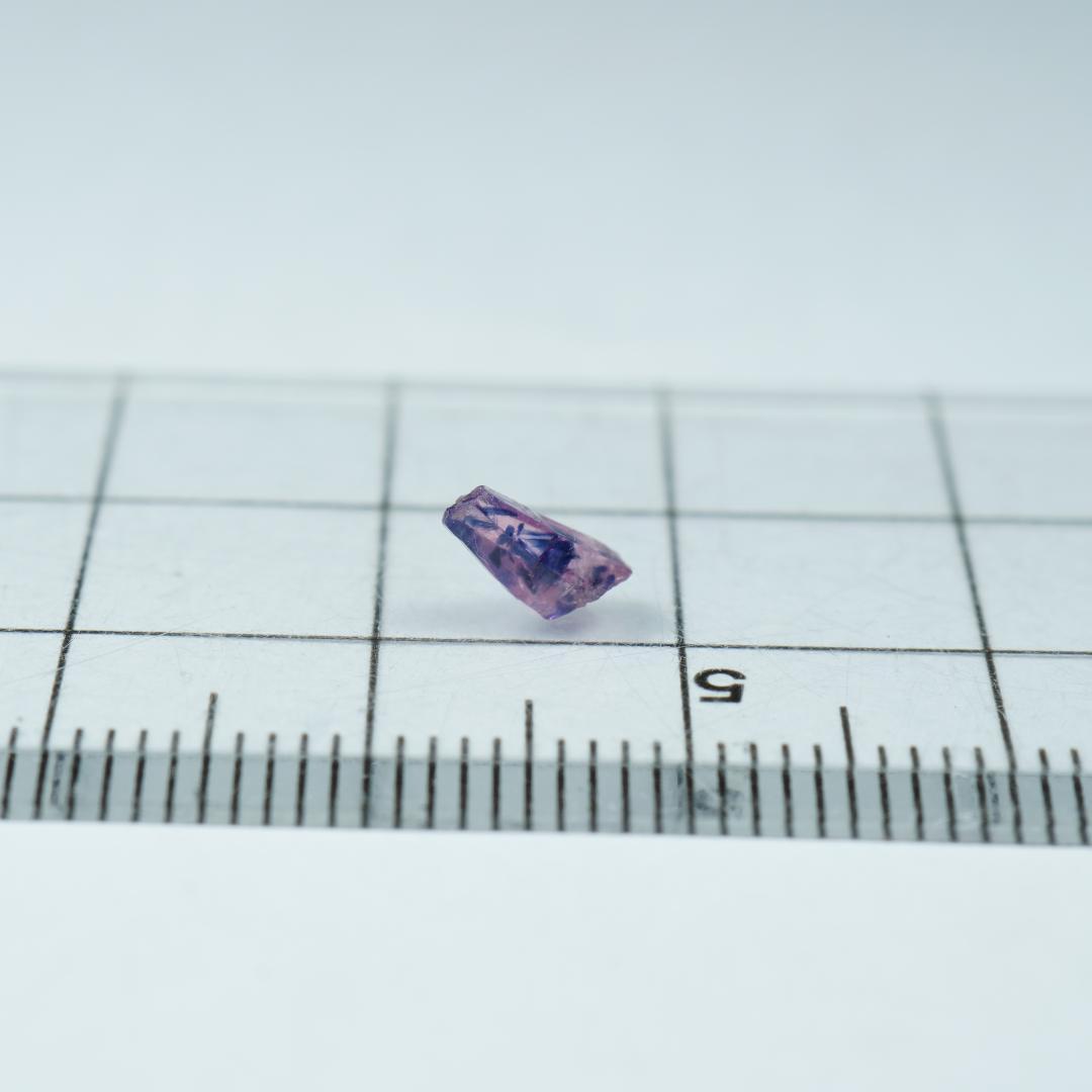 ウインザサファイア　結晶　タンザニア産