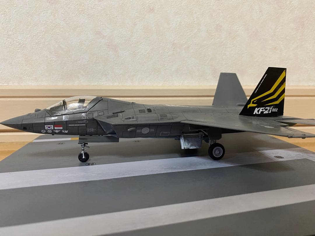 1/72スケール 完成品　KF-21 002号機