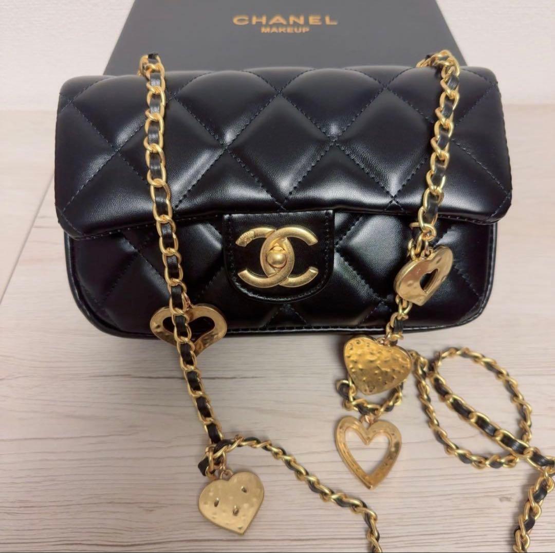 CHANEL キルティングショルダーバッグハートチェーン ノベルティ