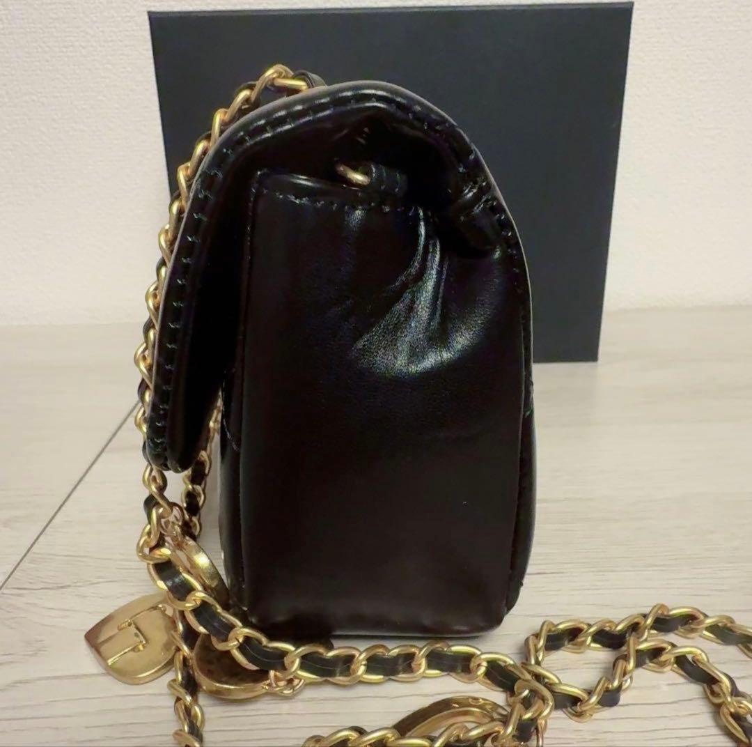 CHANEL キルティングショルダーバッグハートチェーン ノベルティ