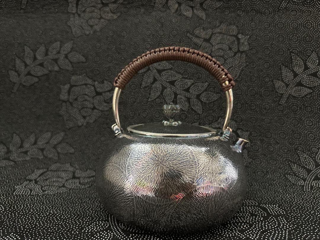 純銀製 丸形 菊摘 口打出湯沸 銀瓶 煎茶道具 重量1387g