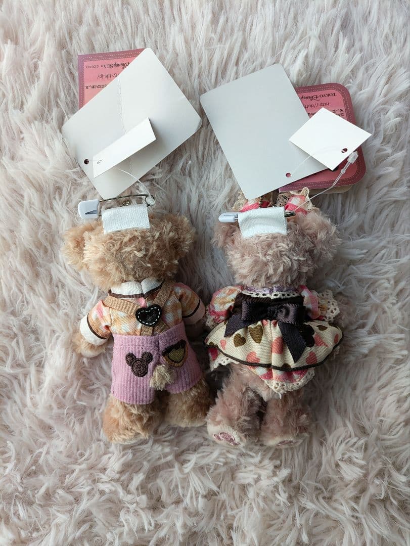 【タグ付き✨】バレンタイン2017ぬいぐるみバッジ　ダッフィー&シェリーメイ