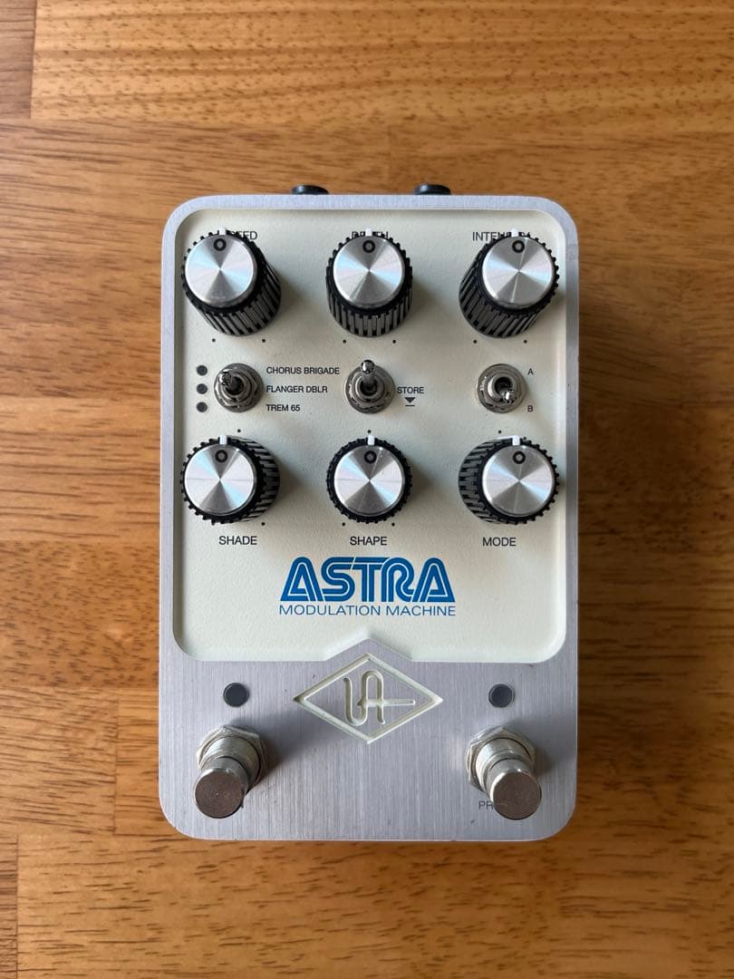 ギター UAFX Astra Modulation Machine