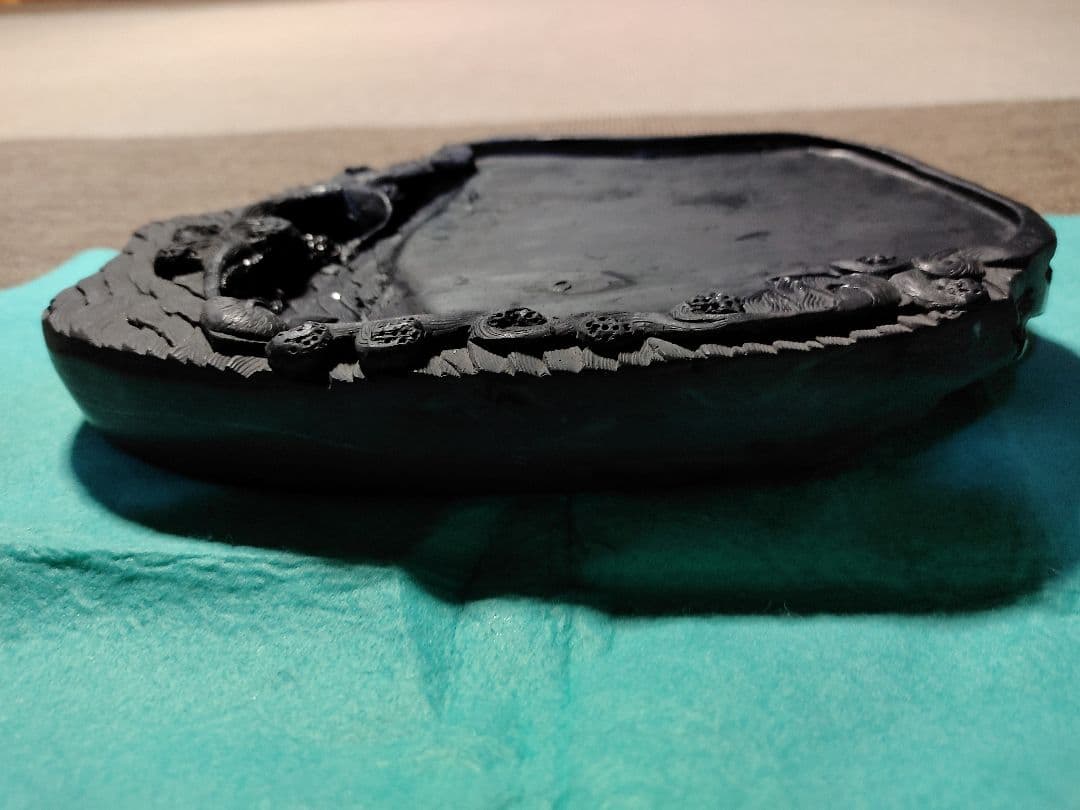 端渓　冠羅蕉水巌硯石