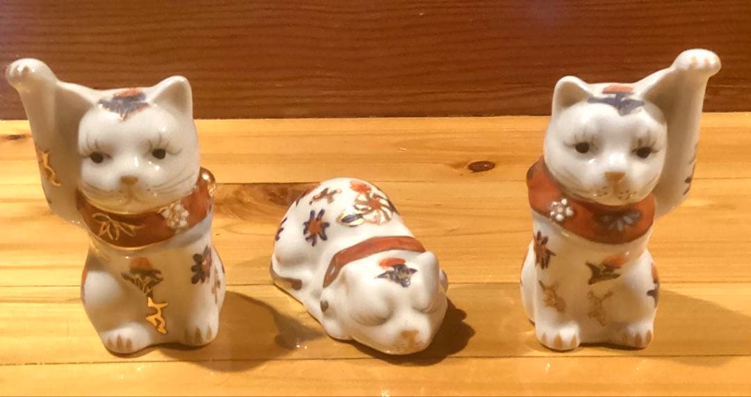 【美品】左右招き猫　眠り猫3点セット　骨董　陶器　置物　工芸品　美術品　伊万里焼