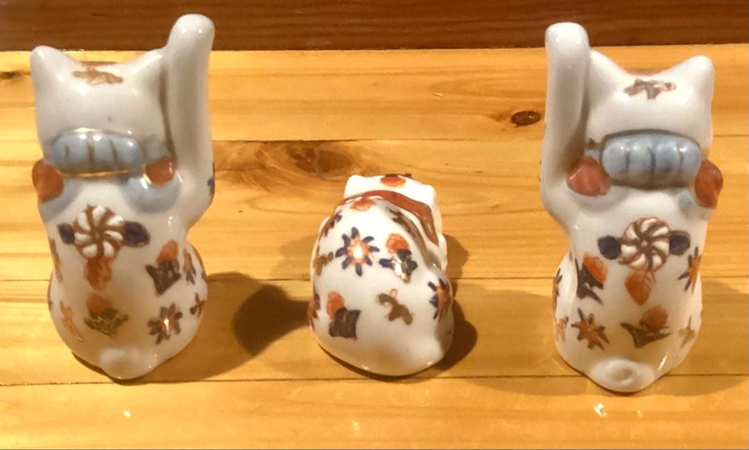 【美品】左右招き猫　眠り猫3点セット　骨董　陶器　置物　工芸品　美術品　伊万里焼