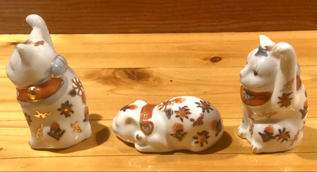 【美品】左右招き猫　眠り猫3点セット　骨董　陶器　置物　工芸品　美術品　伊万里焼